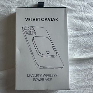 Velvet Caviar Magnetic Wireless Power Pack - White